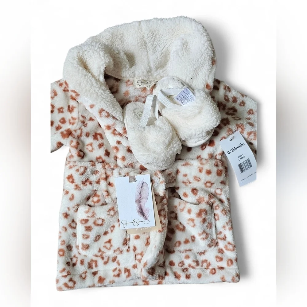 Jessica Simpson Baby Plush Robe & Slippers Set Leopard Print Size 0–9 Months